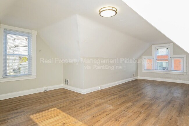 Building Photo - 2233 Milligan Ave