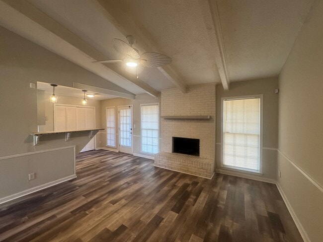 Building Photo - Perfection!!