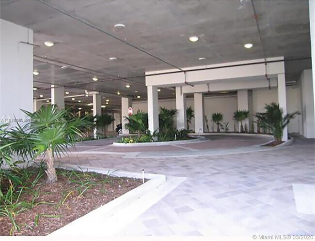 Building Photo - 140 S Dixie Hwy