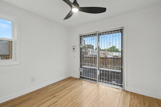 Building Photo - 2106 N Camac St