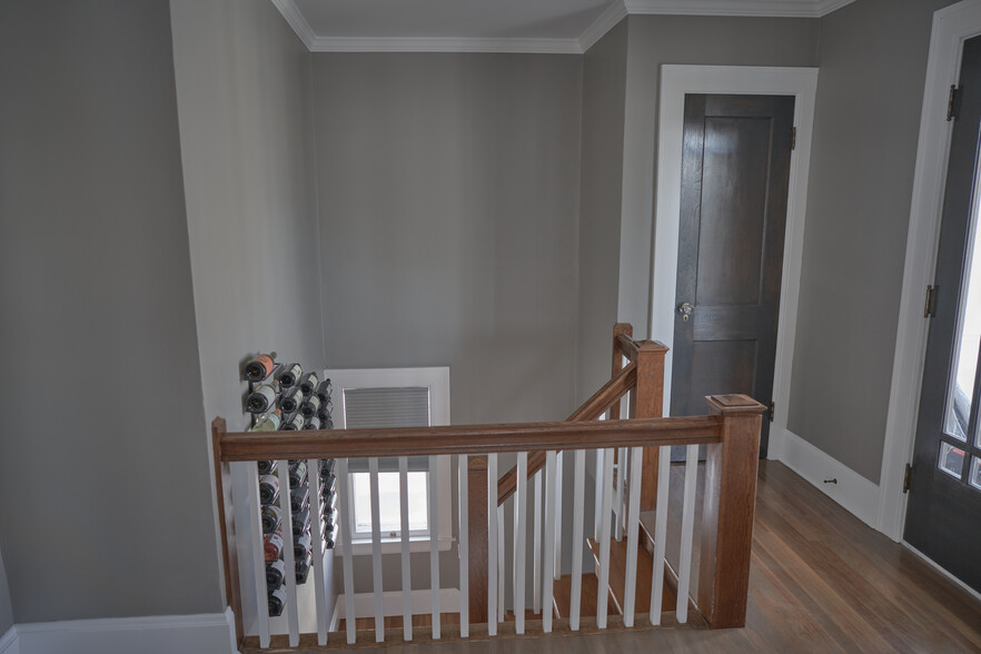 Second floor entry - 37 Argyle Ave