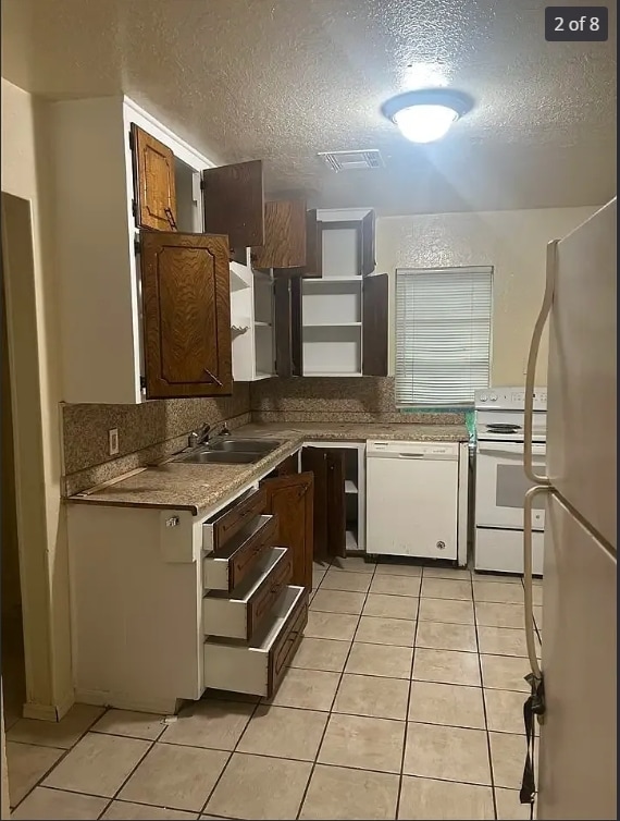 Building Photo - 2320 SW E Ave