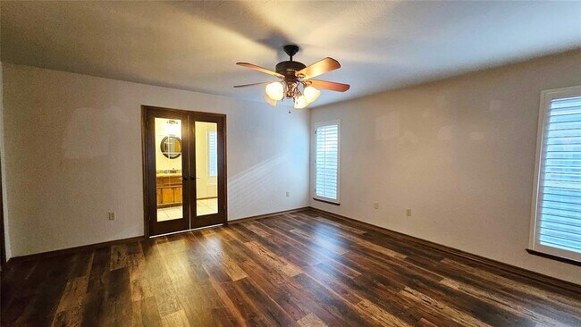 Building Photo - 1225 NW 198th St