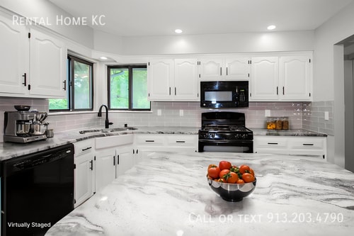 Building Photo - 7920 W 113th Terrace