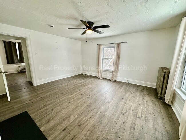 Building Photo - 814 Greensburg Pike