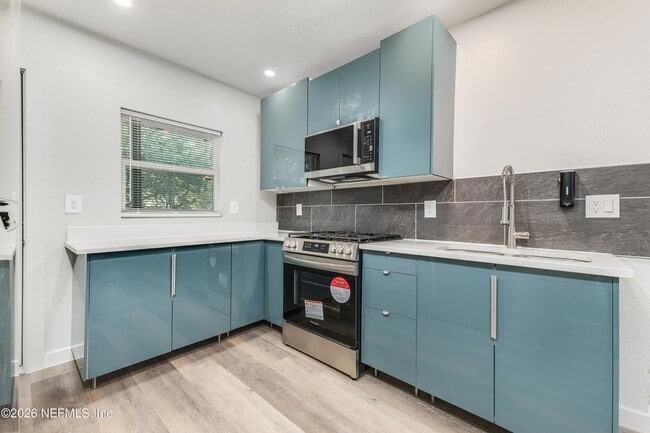 Building Photo - 231 E 16th St