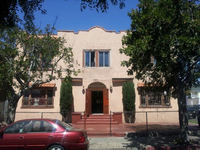 Building Photo - 1801 S Bonnie Brae St