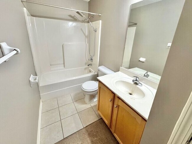 Building Photo - Spacious 3-bedroom. 2.5 bath in Cordova with 2 loft spaces.