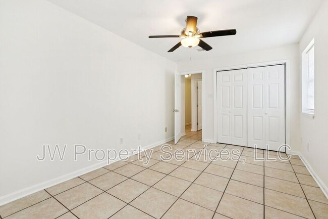 Building Photo - 2501 Delery St