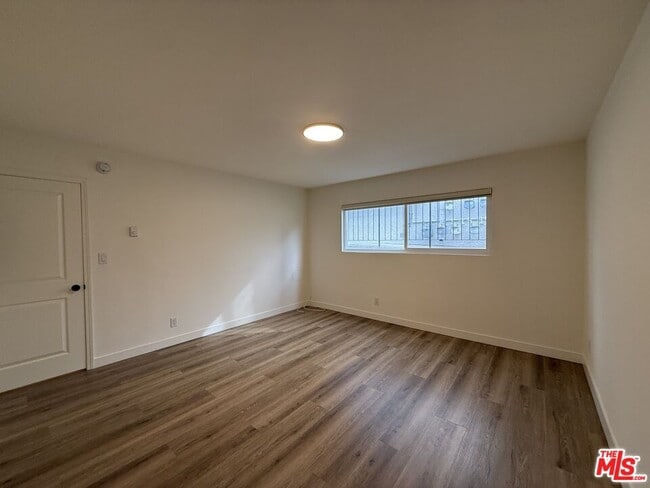 Building Photo - 314 S Clark Dr