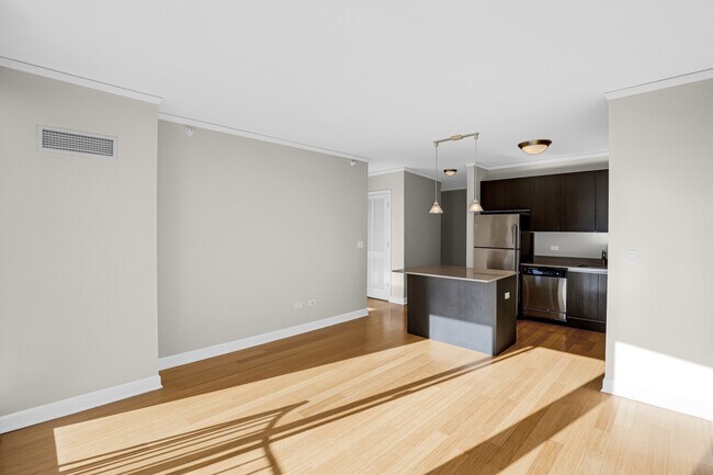 Building Photo - 225 N Columbus Dr