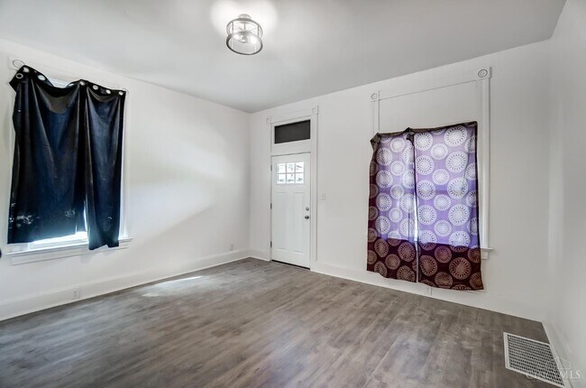 Building Photo - 2228 Reading Rd