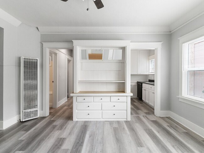 Interior Photo - 736-752 Olive Avenue