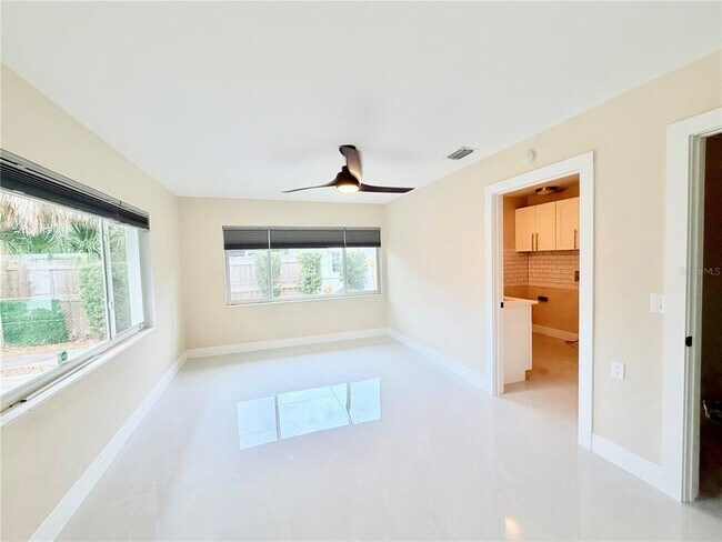 Building Photo - 4866 Huntington St NE