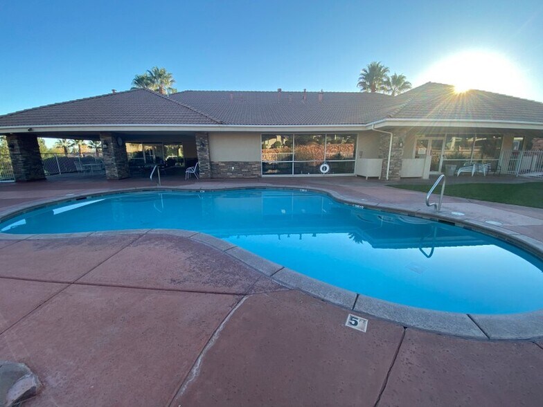 Building Photo - 862 Owls Way