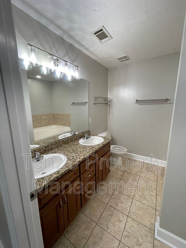 Building Photo - 4508 Auburn Rd