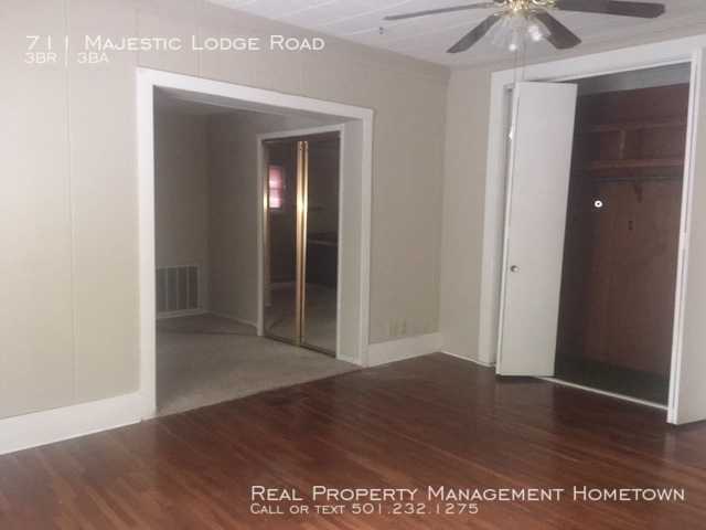 Building Photo - LAKE HOUSE WITH CHARACTER AND CHARM