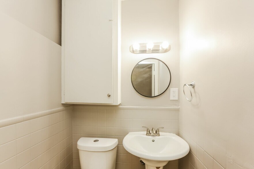 Building Photo - 1051 Westway St