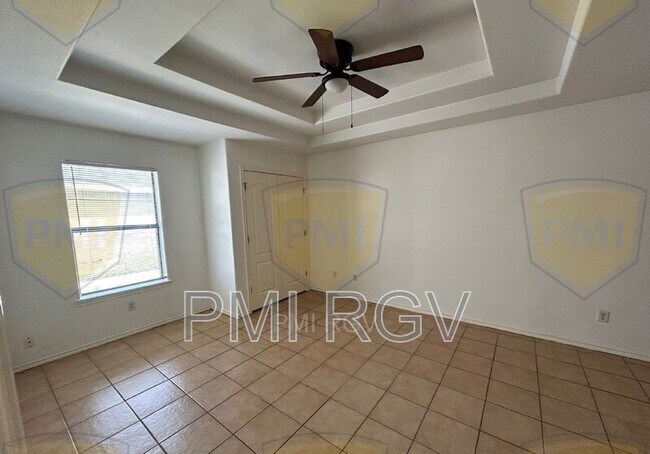 Building Photo - 1503 E Coyote St