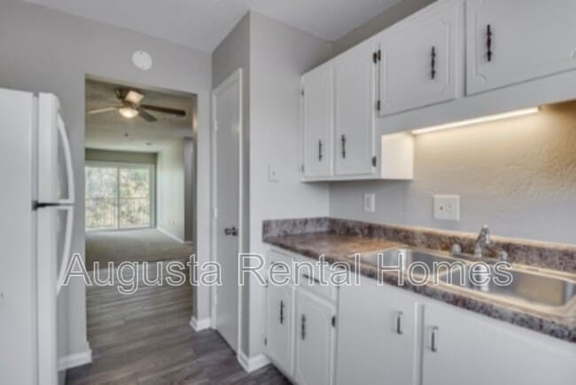 Building Photo - 2814 Thomas Ln