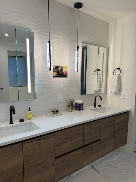 Building Photo - 2475 Montano Ct