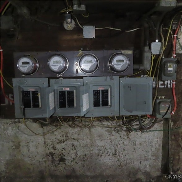 Building Photo - 540 Teall Ave