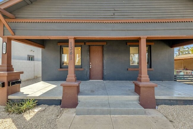 Building Photo - Brand new 3 bedroom renovation next to His...