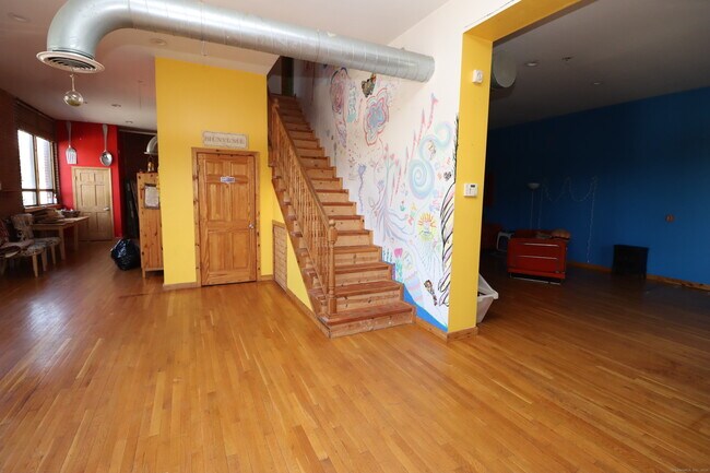 Building Photo - 325 Lafayette St