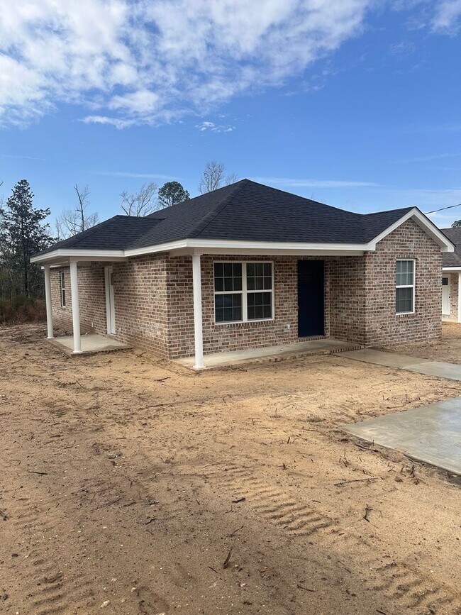 Building Photo - 3 Bed 2 Bath New Construction Brick Home