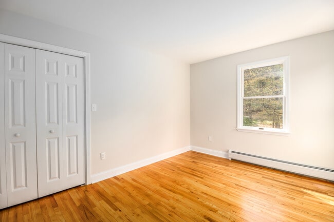 Building Photo - 85 Ironworks Hill Rd