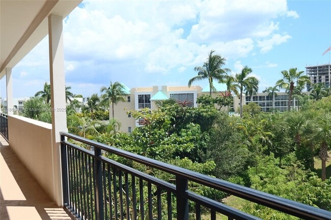 Building Photo - 555 E Dania Beach Blvd