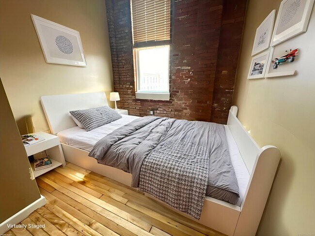 Building Photo - 325 Lafayette St