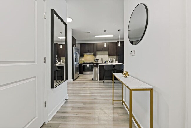 Building Photo - 205 S Kings Dr