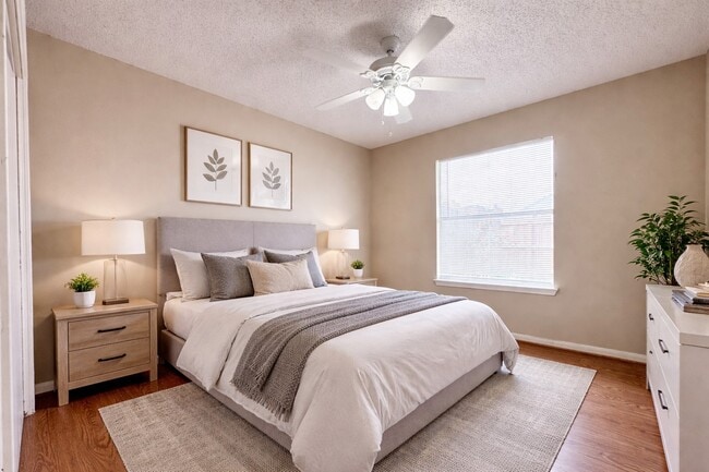 Building Photo - 3511 Palm Grove Dr
