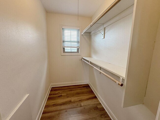 Building Photo - 5121 FM 446