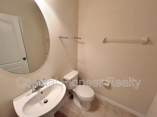 Building Photo - 2123 Roanoke Springs Dr