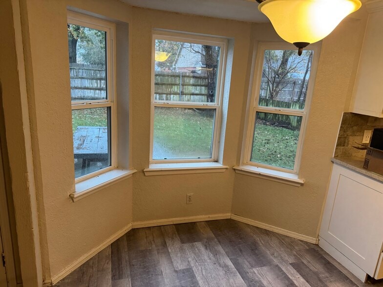 Building Photo - 7903 N 122nd East Ave