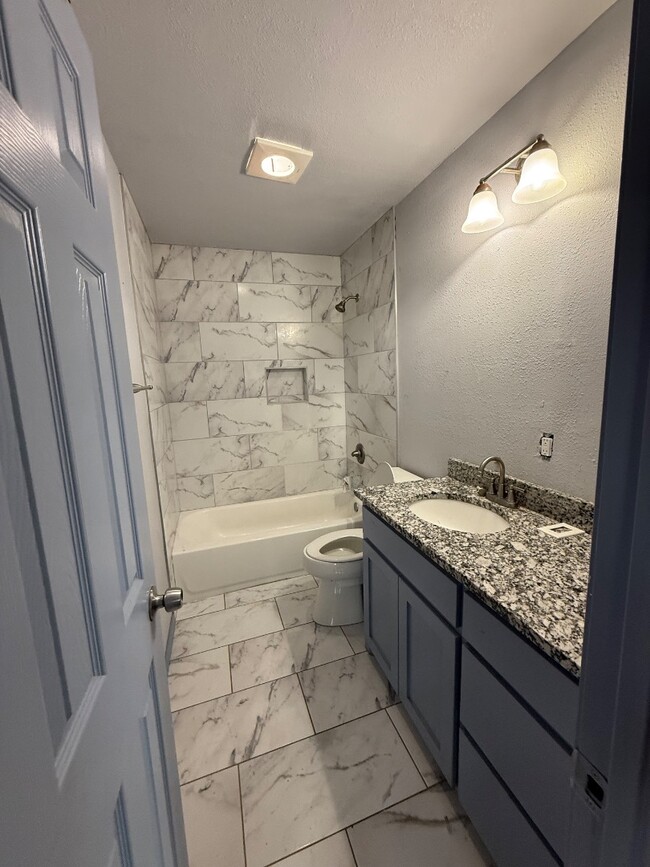 Building Photo - 2604 E Cornell St