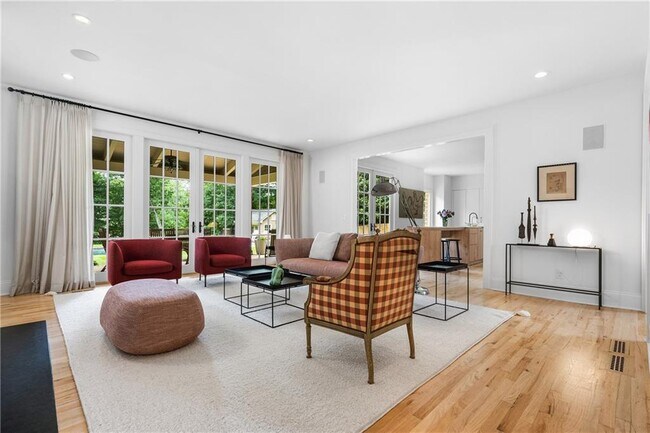 Building Photo - 1280 Becket Dr NE