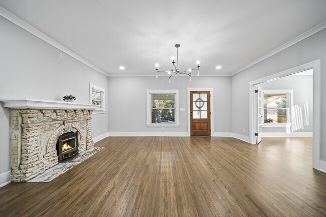 Building Photo - 546 N Santa Fe Ave