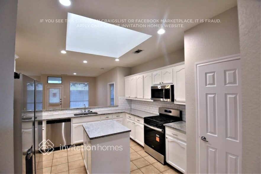 Building Photo - 6101 Farrah Dr
