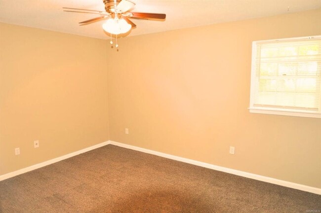 Building Photo - 2737 S Wallace Dr