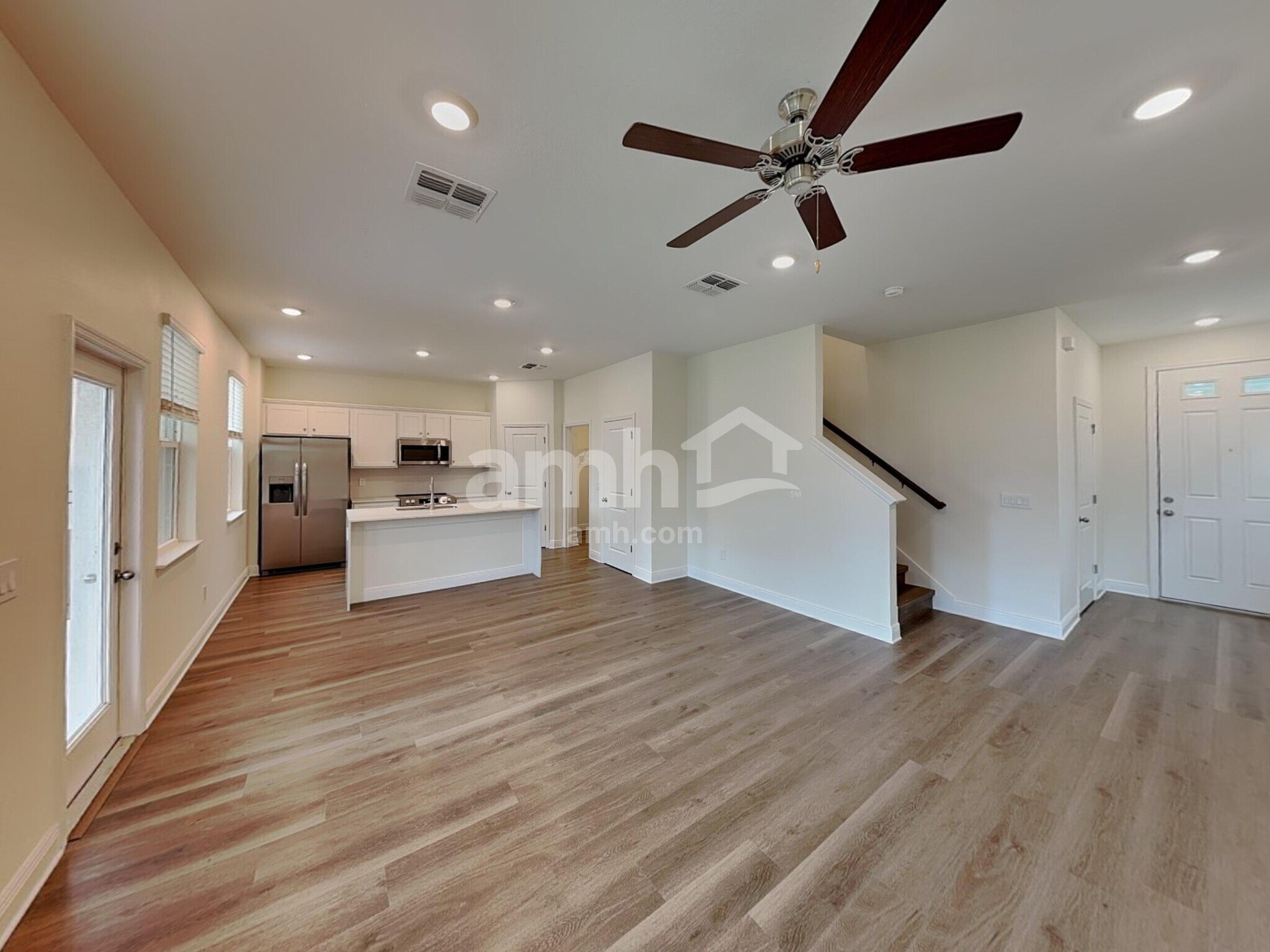 Building Photo - 5974 Pinewood Ests Dr