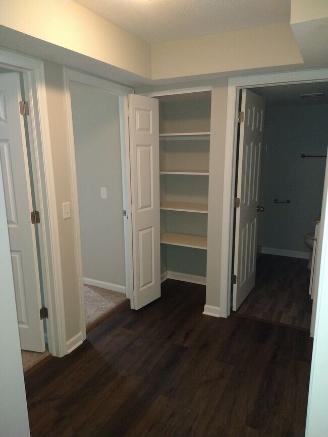 Building Photo - Cozy 3 Bed 1 & 3/4 Bath Townhome