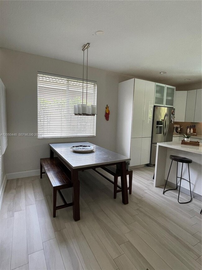 Building Photo - 485 Silver Palm Way