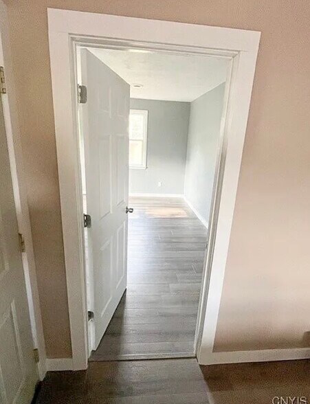 Building Photo - 110 N Main St