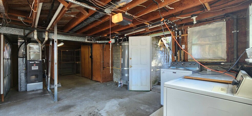 Building Photo - 1013 N 33rd Pl