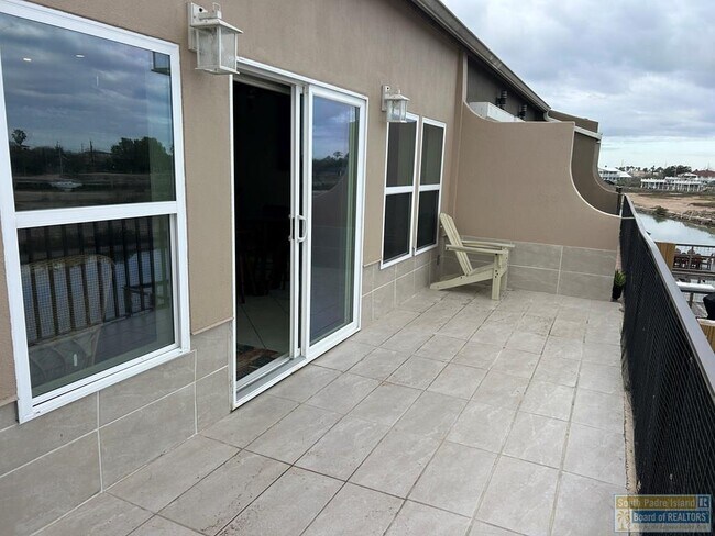 Building Photo - 1342 Harbor Island Dr