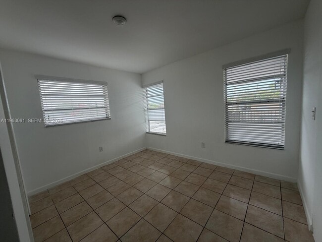 Building Photo - 4617 NW 2nd Terrace