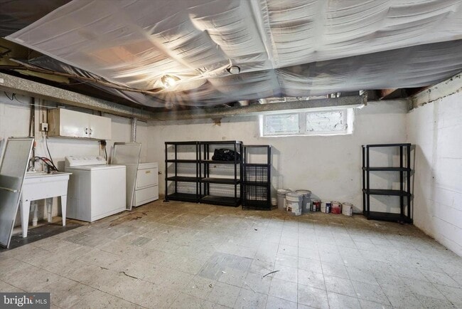 Building Photo - 151 Chadwick Ave